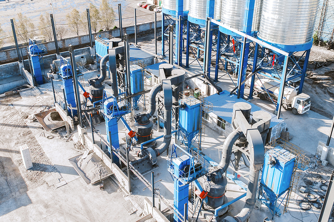 Nhà máy nghiền ZENITH với máy nghiền Raymond có công suất sản xuất hàng năm 300.000 tấn đã được hoàn thành trong bối cảnh này.